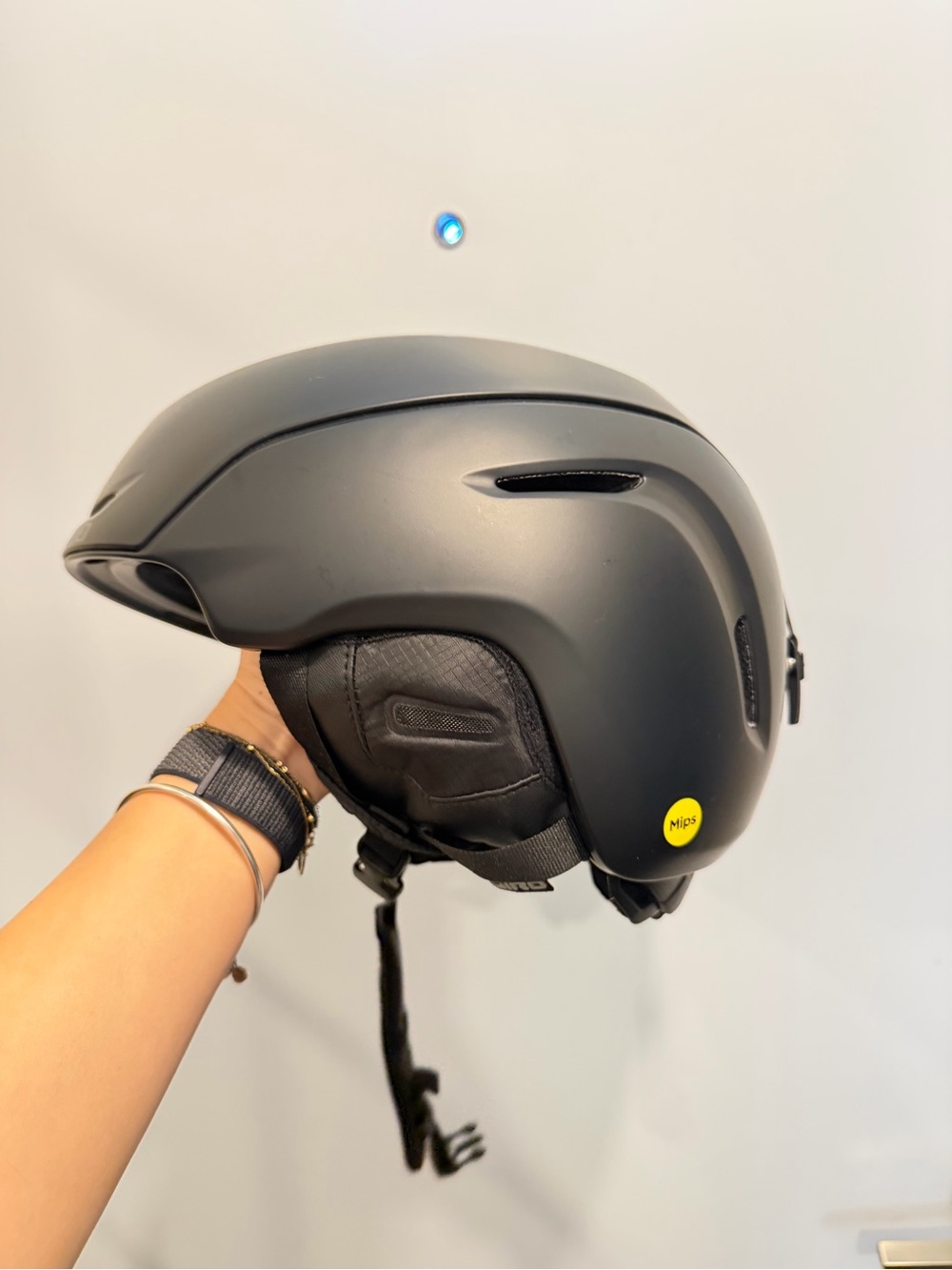 Giro Neo Men Matte Black Ski/Snowboard Helmet with MIPS - size XL